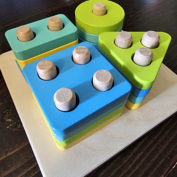 Sort & Stack Peg Puzzle - Picture 6 of 7